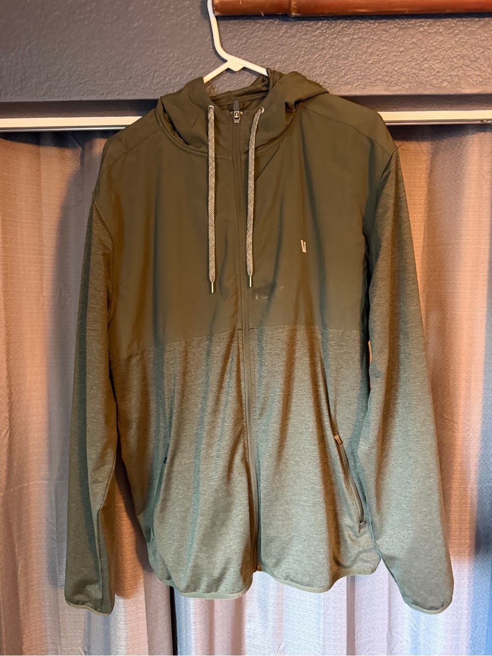 Vuori Men's Olive Two-Tone Full-Zip Hoodie